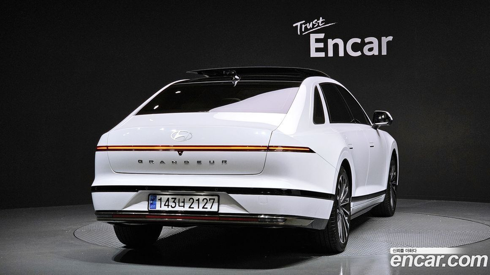 Hyundai Grandeur (Azera) (GN7) 2.5 Бензин 2WD (09.2023)