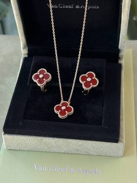 Серьги Van Cleef & Arpels