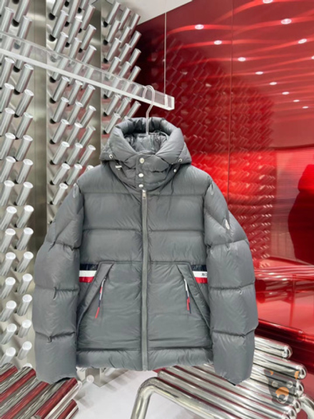 Пуховик Moncler
