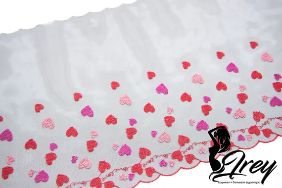 05-45 Вышивка на неэл. сетке 28 см, сердечки (левая)