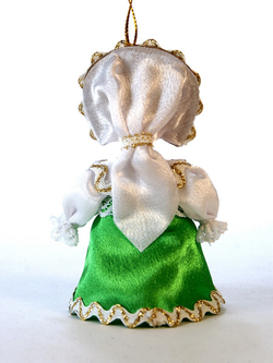 Кукла-подвеска девочка в кружевной душегрее.