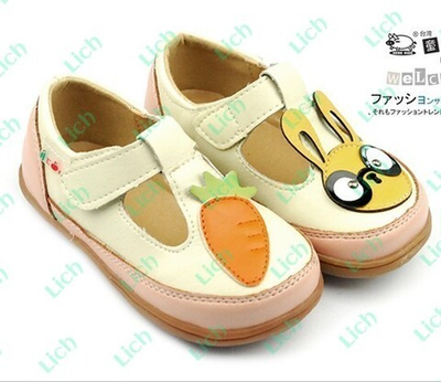 Сандалии на липучке с аппликациями в виде кролика и морковки