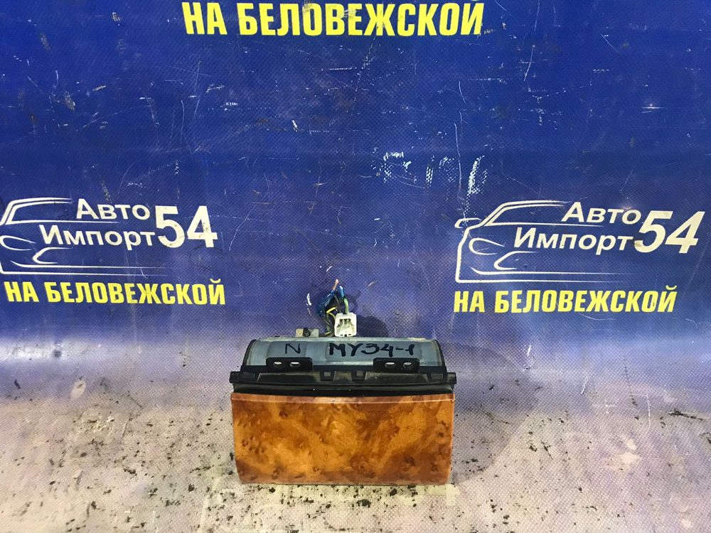 Пепельница NISSAN CEDRIC 1999