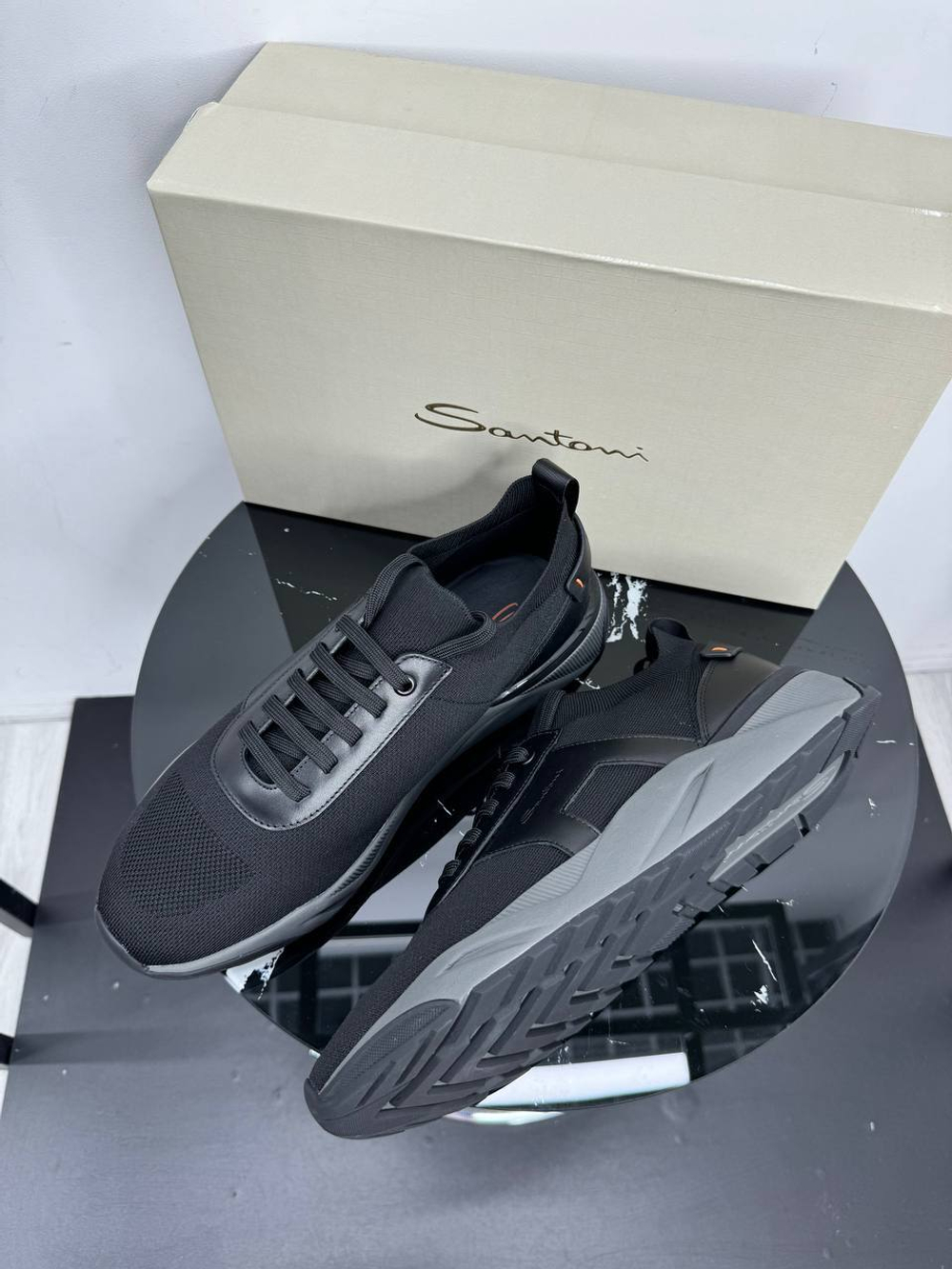 Кроссовки Santoni