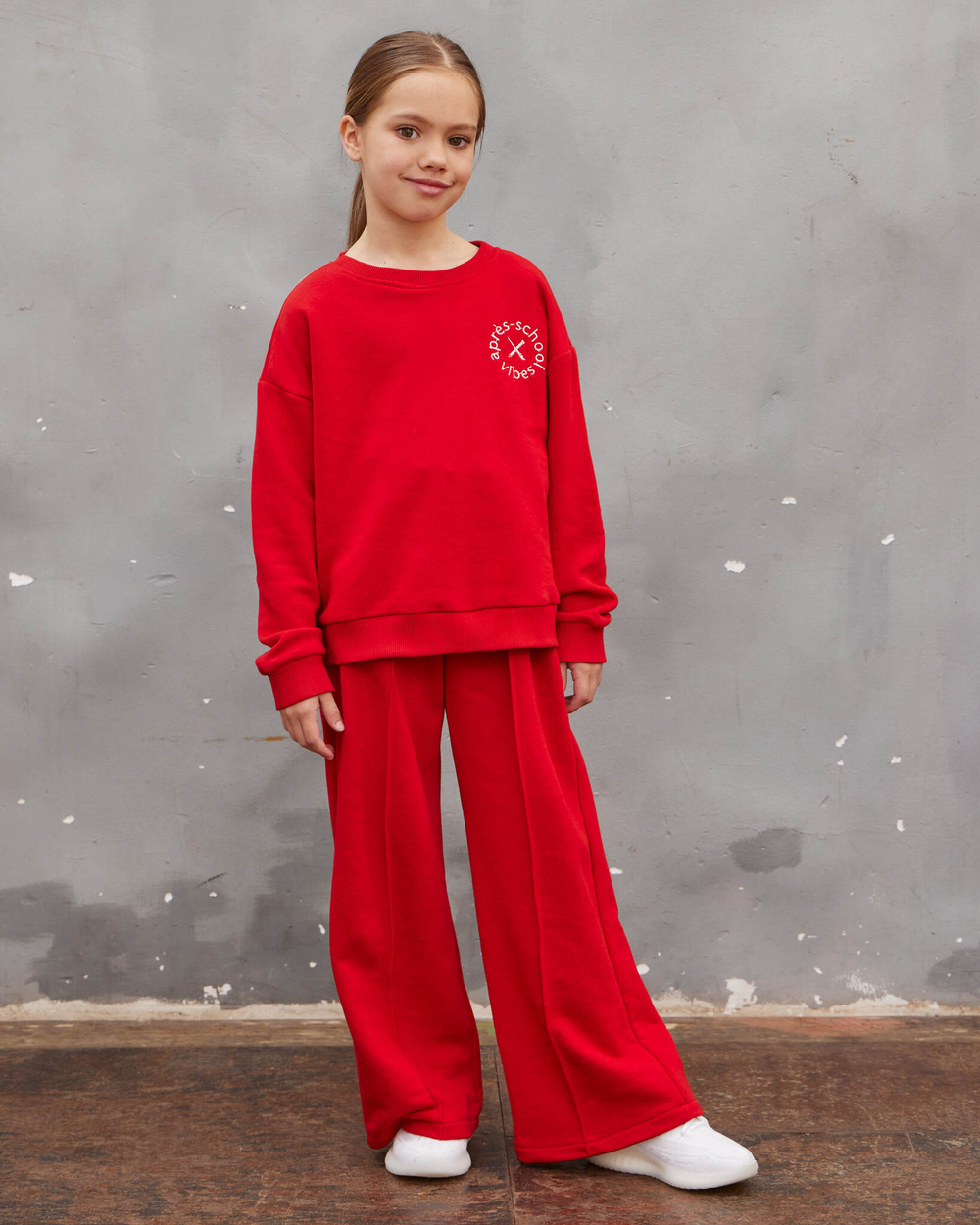 Костюм  для девочки из футера с широкими штанами Apres School красный
