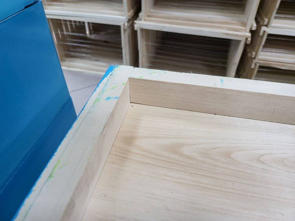 Дно 10 рамочного улья крашен (липа)