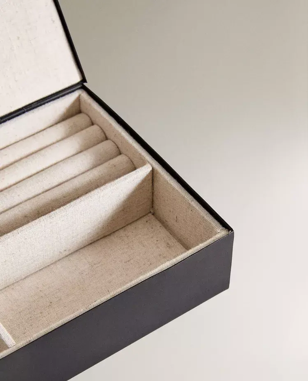 ZARA HOME МЕТАЛЛИЧЕСКАЯ ШКАТУЛКА ДЛЯ ДРАГОЦЕННОСТЕЙ, ЧЕРНЫЙ