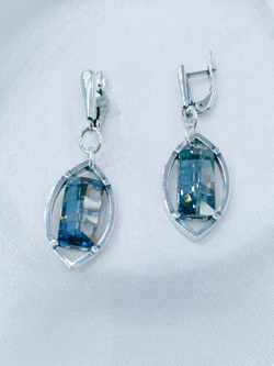 "Диандера" серьги в серебряном покрытии из коллекции "Грани" от Jenavi с английским замком