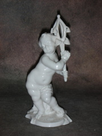 Статуэтка. Фарфор. Путти с колокольцами. Nymphenburg. Германия