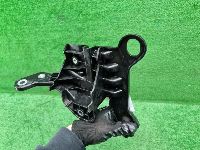 Площадка АКБ Land-Rover Discovery Sport (19-нв)