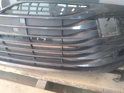 Решетка переднего бампера Toyota Camry (XV70) 17-21 Б/У Оригинал 5311333020