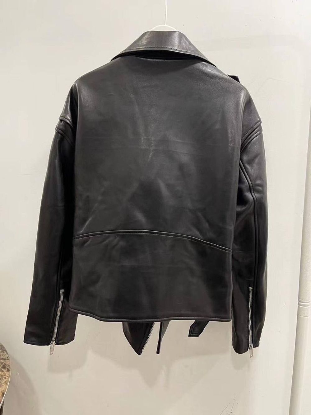 Кожаная куртка Balenciaga