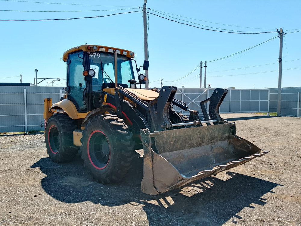 PB Профессионал PB388* Экскаватор-погрузчик PB388H (Дизельный, 3.9 л, 101 л.с. АТ)