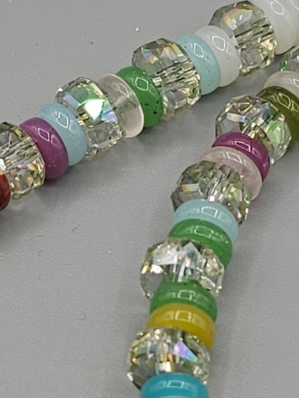 Колье ручной работы из ассорти натуральных камней и хрусталя "Ассорти"