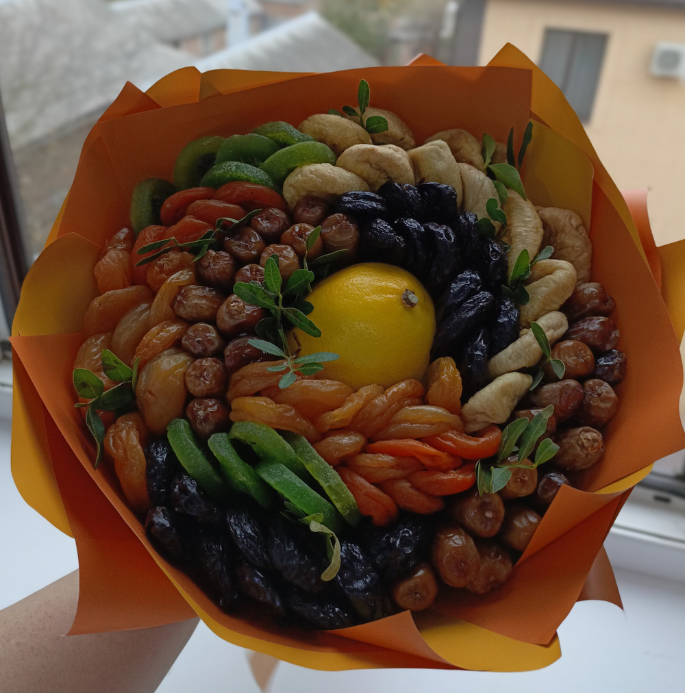 Букет из сухофруктов