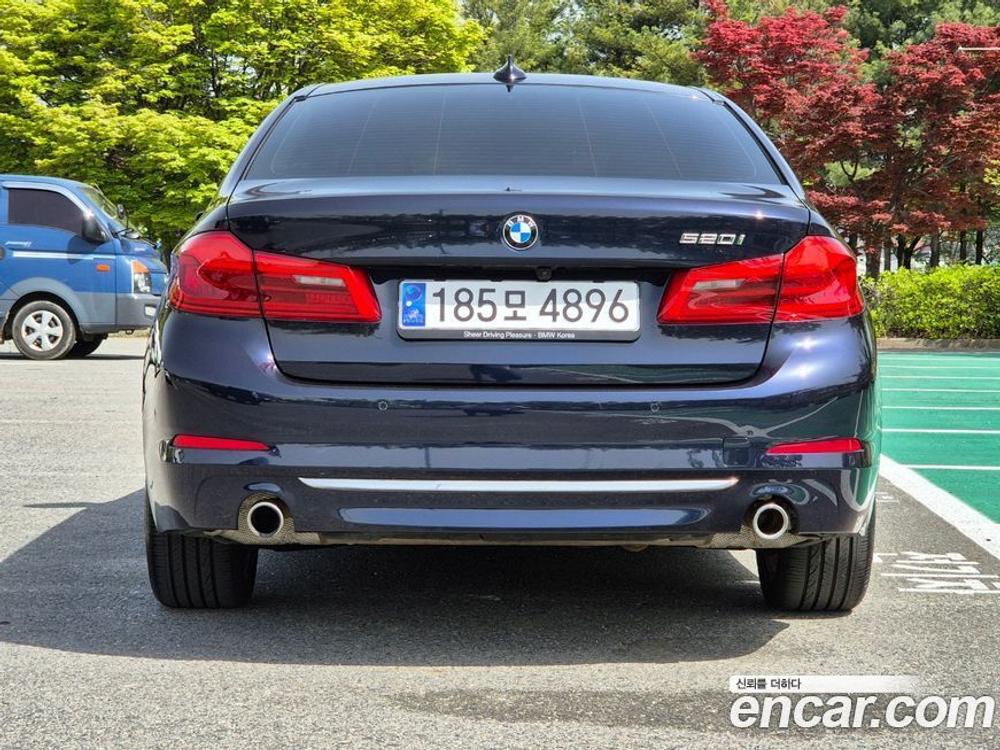 BMW 5 Series (G30) 520i Luxury (02.2020)