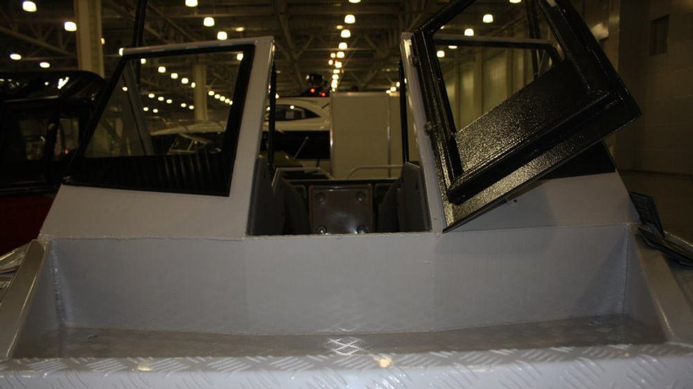 Лодка BERKUT L-Fisher