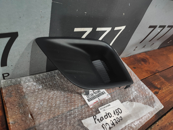 Накладка ПТФ левая Land Cruiser Prado 150 09-13 Новая Оригинал 5212860080