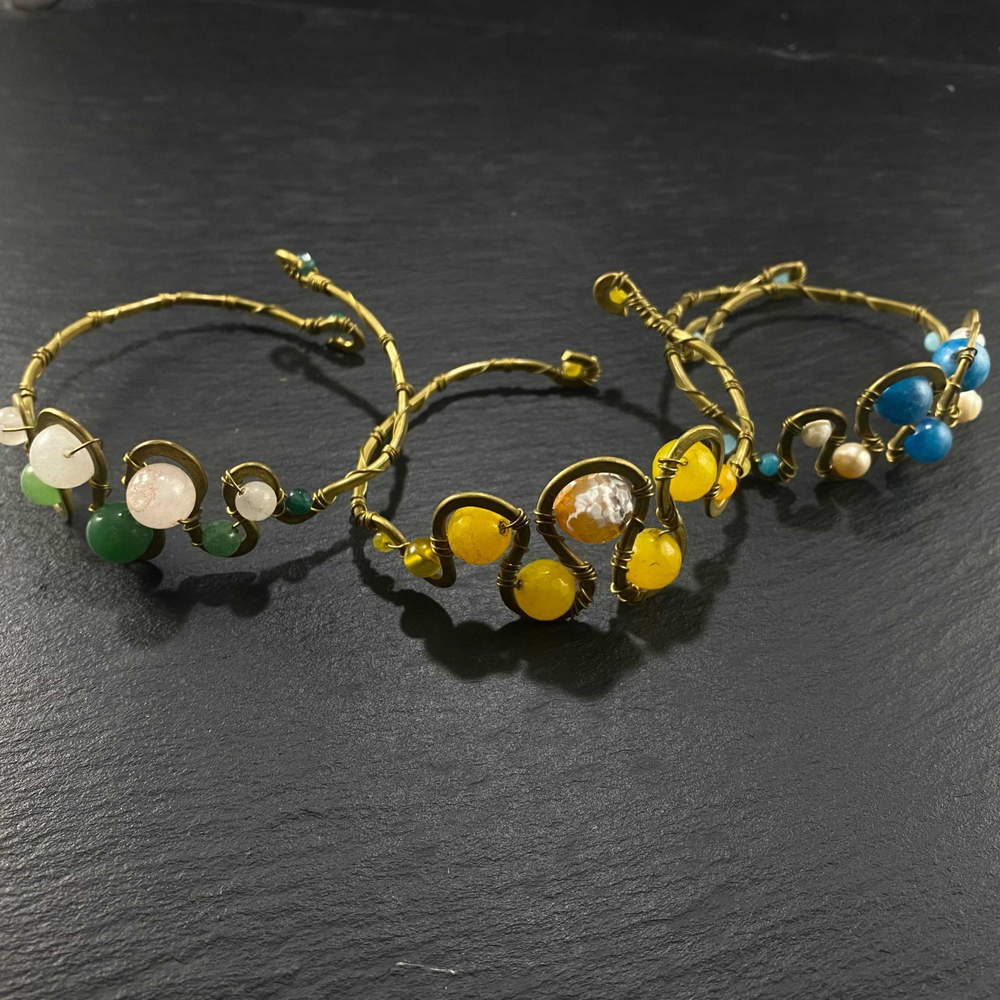 Браслеты с камнями