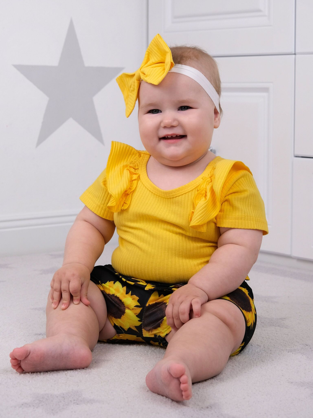 Летний костюм для девочки нарядный