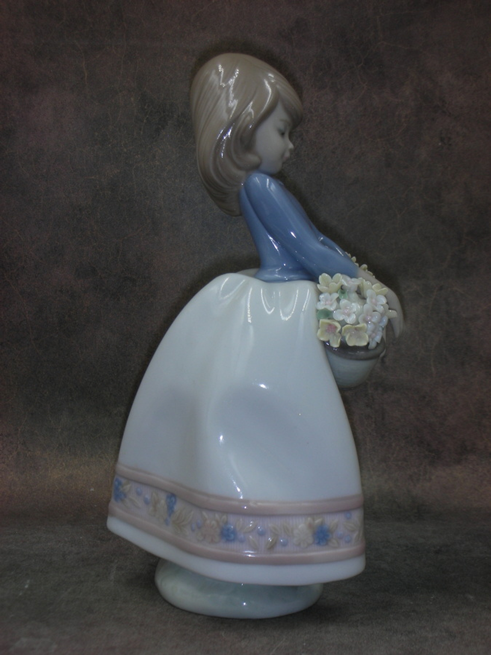 Статуэтка. Фарфор. Майские цветы. Lladro. Испания