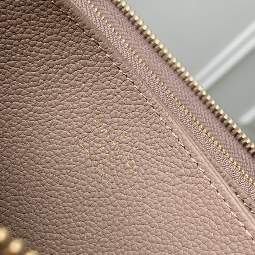 Louis Vuitton Zippy Wallet