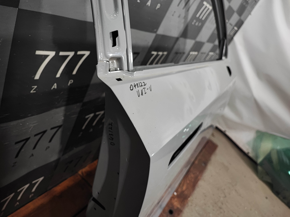 Дверь передняя правая Changan UNI-V 22-нв Б/У Оригинал C281F2701030300AA