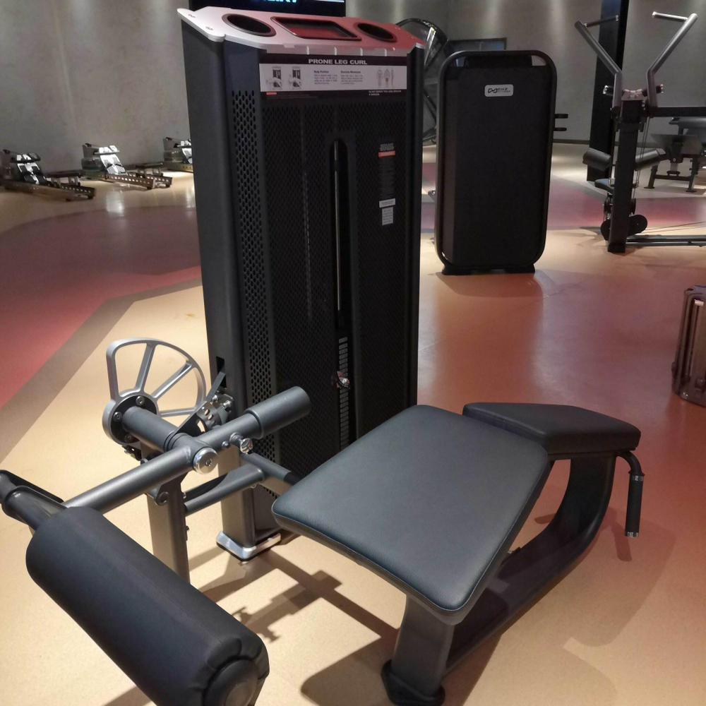 E7001A Сгибание ног лежа. Стек 110 кг