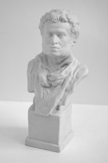 Статуэтка «Поэт А. С. Пушкин». Скульптор С. М. Орлов (1911–1971). Бюст-бисквит. СССР. Вербилки. 1946