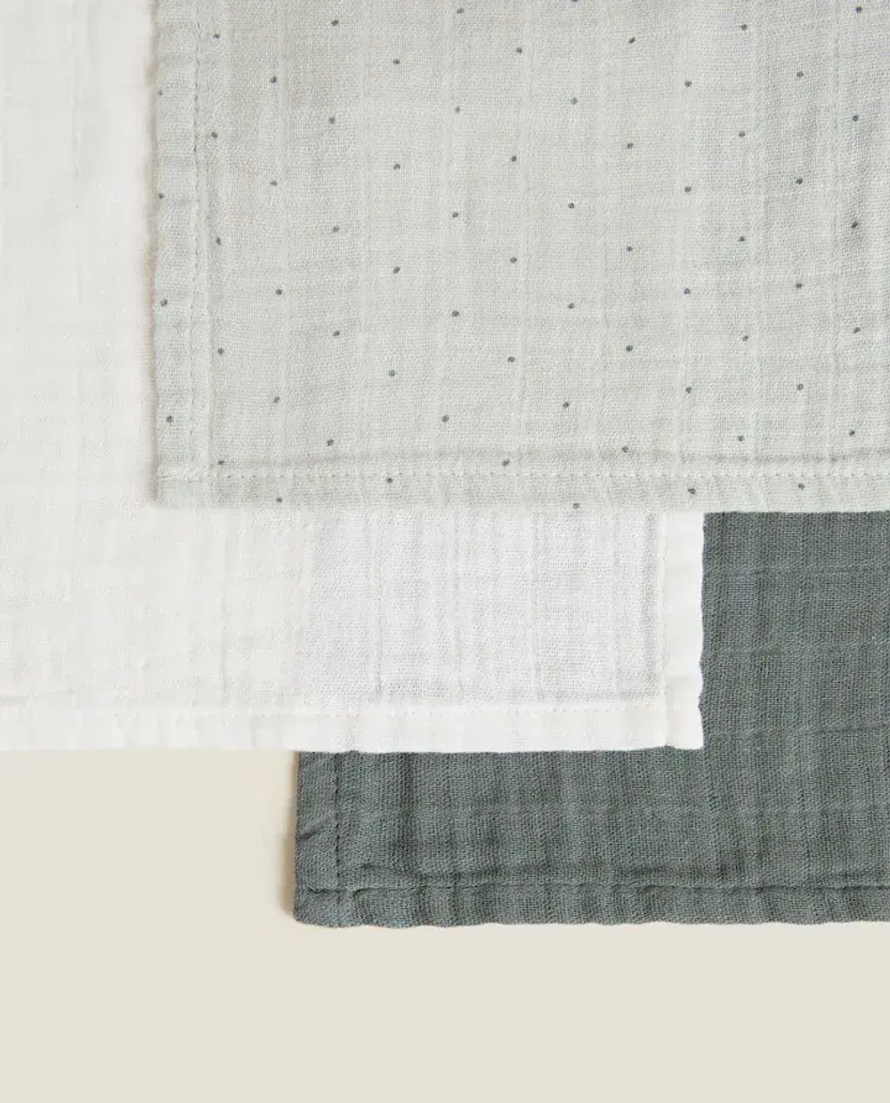 ZARA HOME ДЕТСКОЕ МУСЛИНОВОЕ ПОЛОТЕНЦЕ (НАБОР ИЗ 3 ШТ.), ЗЕЛЕНЫЙ