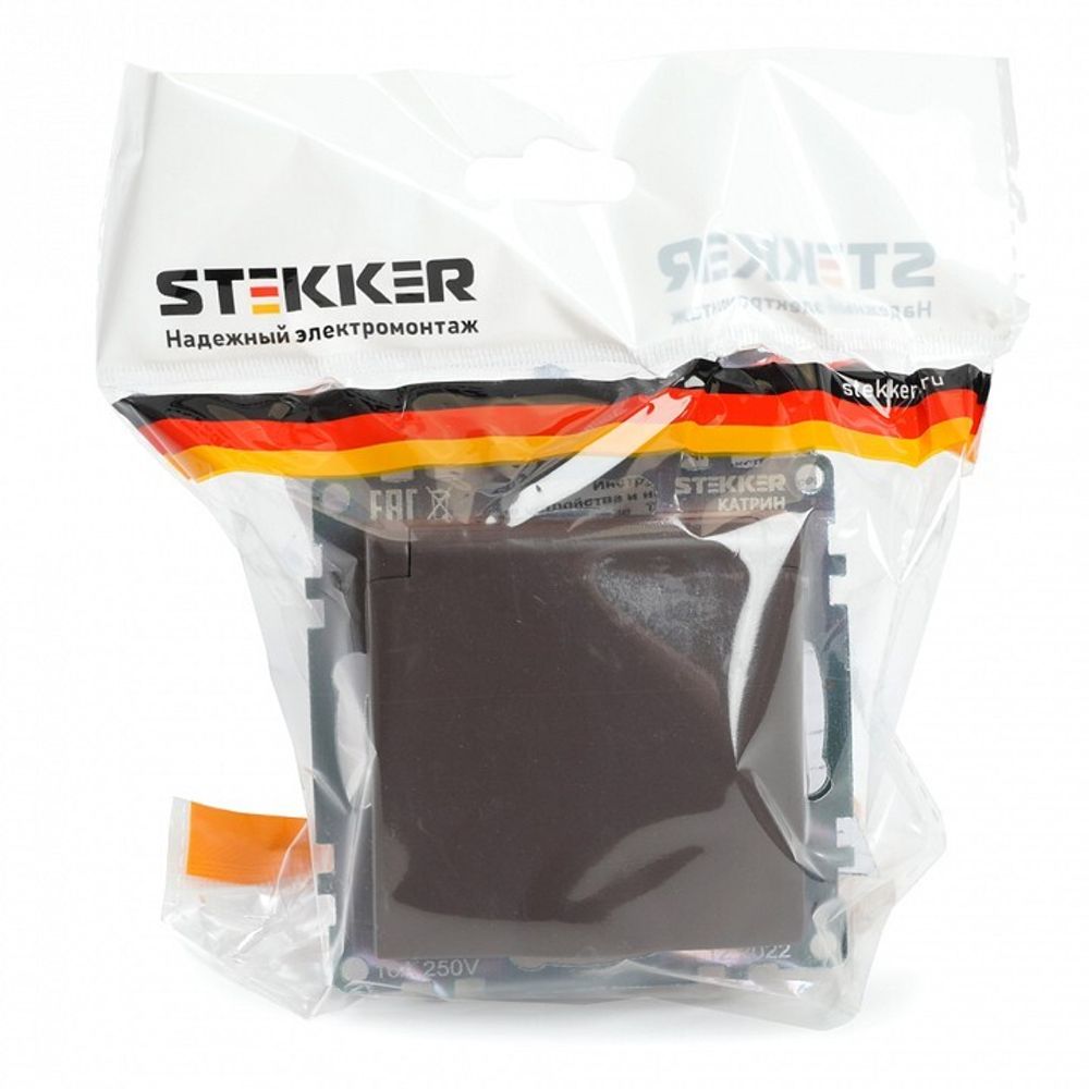 Розетка с заземлением и со шторкой, без рамки с крышкой Stekker Катрин 49029