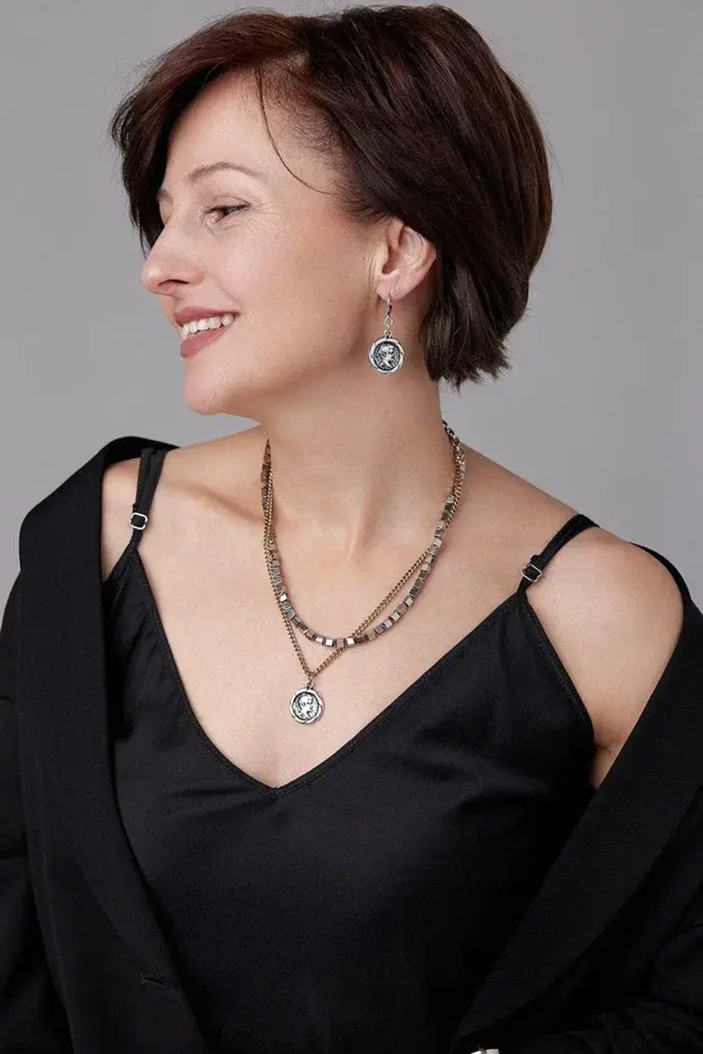 Колье 2 ряда: гематит и цепь с монетой, оттенки золото и серебро