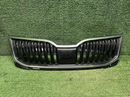 Решетка радиатора Skoda Octavia A7 (2017-2020)