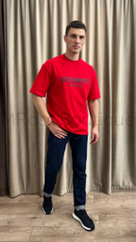 ярко красная мужская футболка
