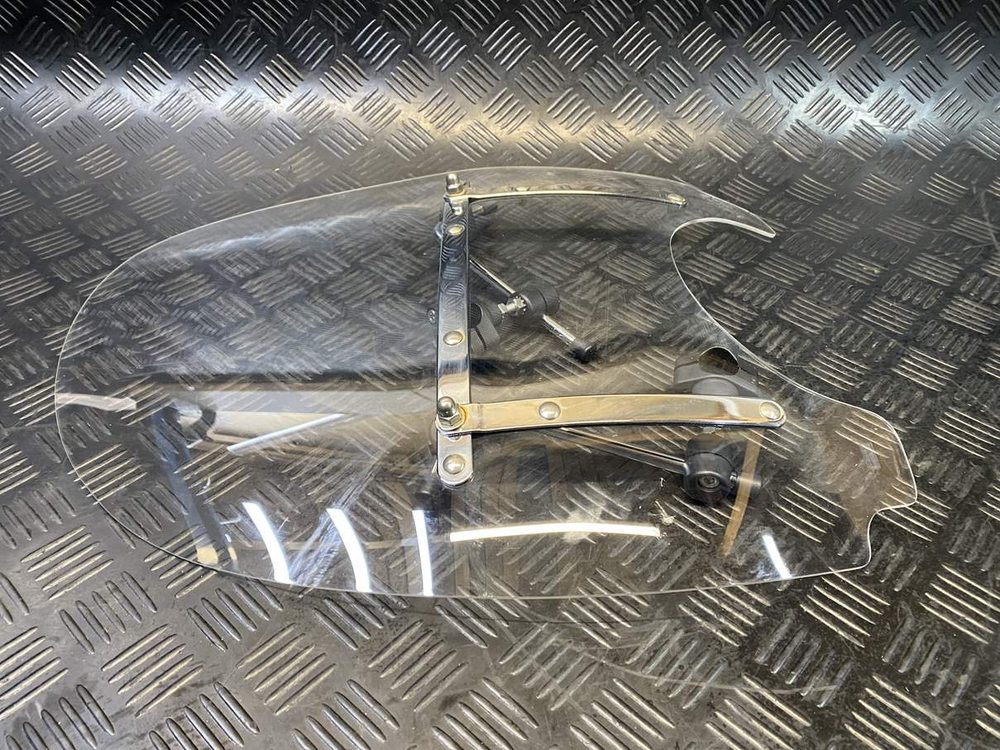 Стекло ветровое универсальное Б/У 053461