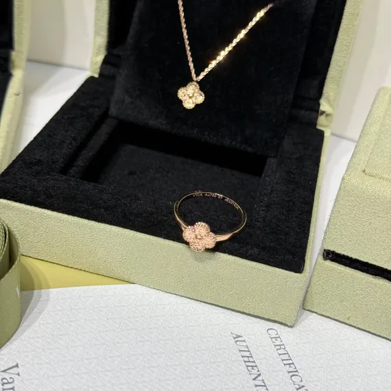 Подвеска Van Cleef &amp; Arpels Alhambra