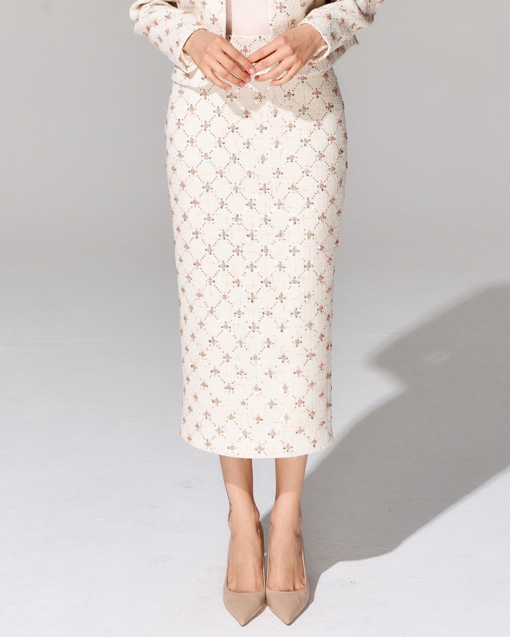 Юбка длины миди из премиального твида