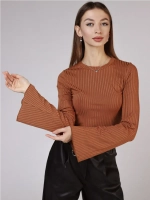 Лонгслив в рубчик с рукавами клеш