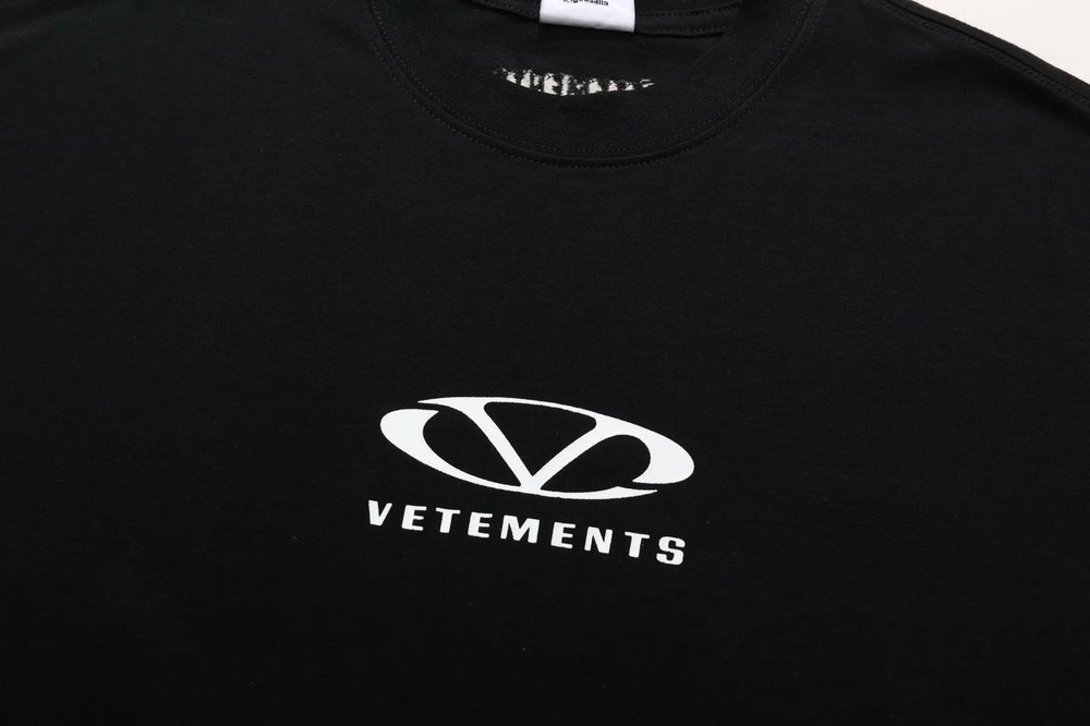 Футболка Vetements
