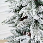 Заснеженная елка с шишками «ile Grande» (Литая+пвх) 270 см / 2,7 м