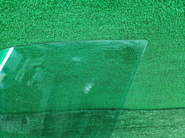 Стекло двери переднее LH Mercedes GLC X253 (15-22)