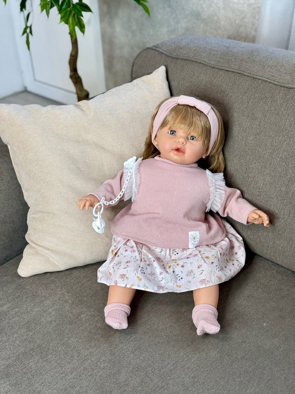 Кукла Marina and Pau 63cм Leonor мягконабивная (1900K)