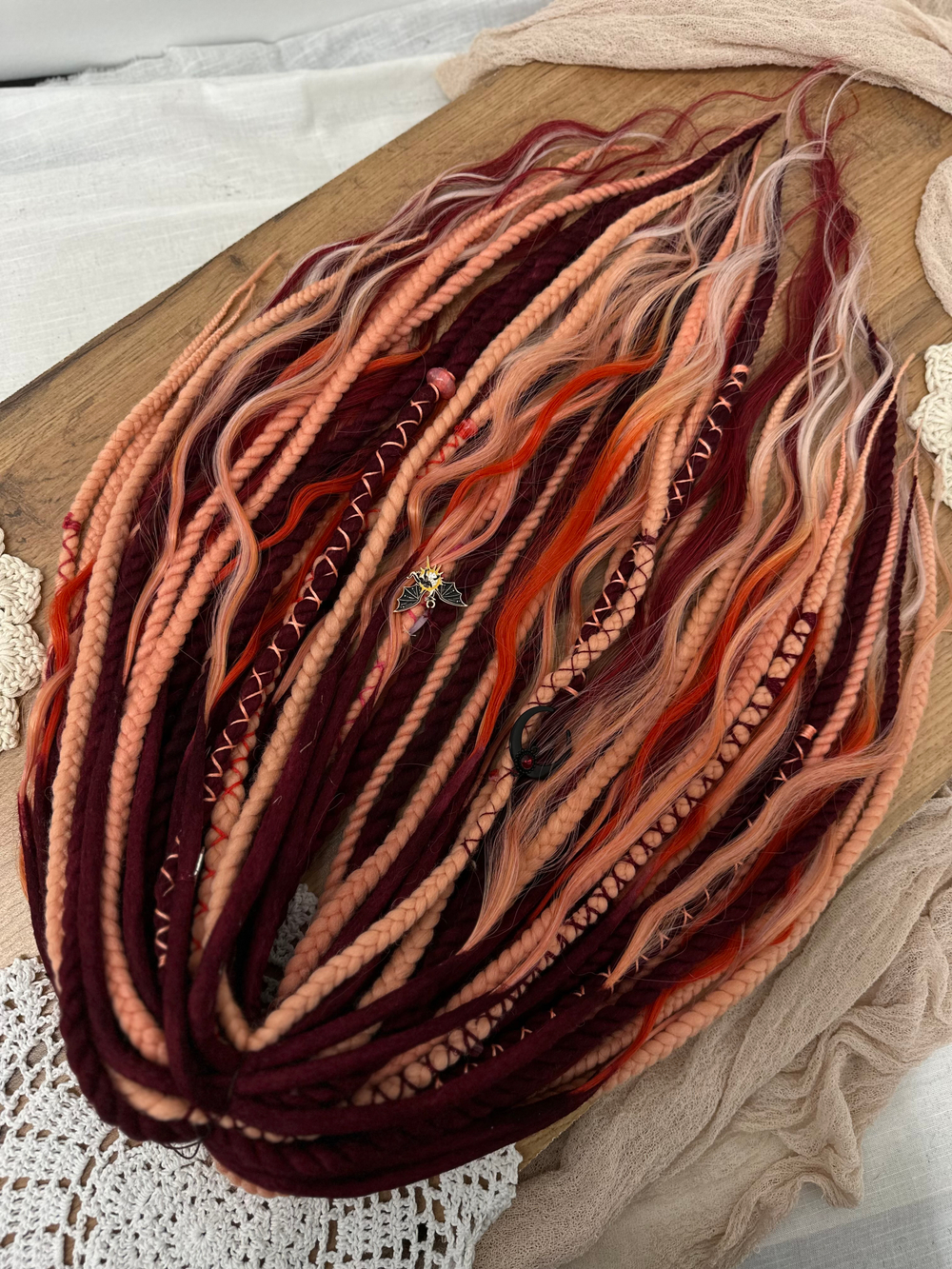 Косы из войлока и кудри с войлочным основанием