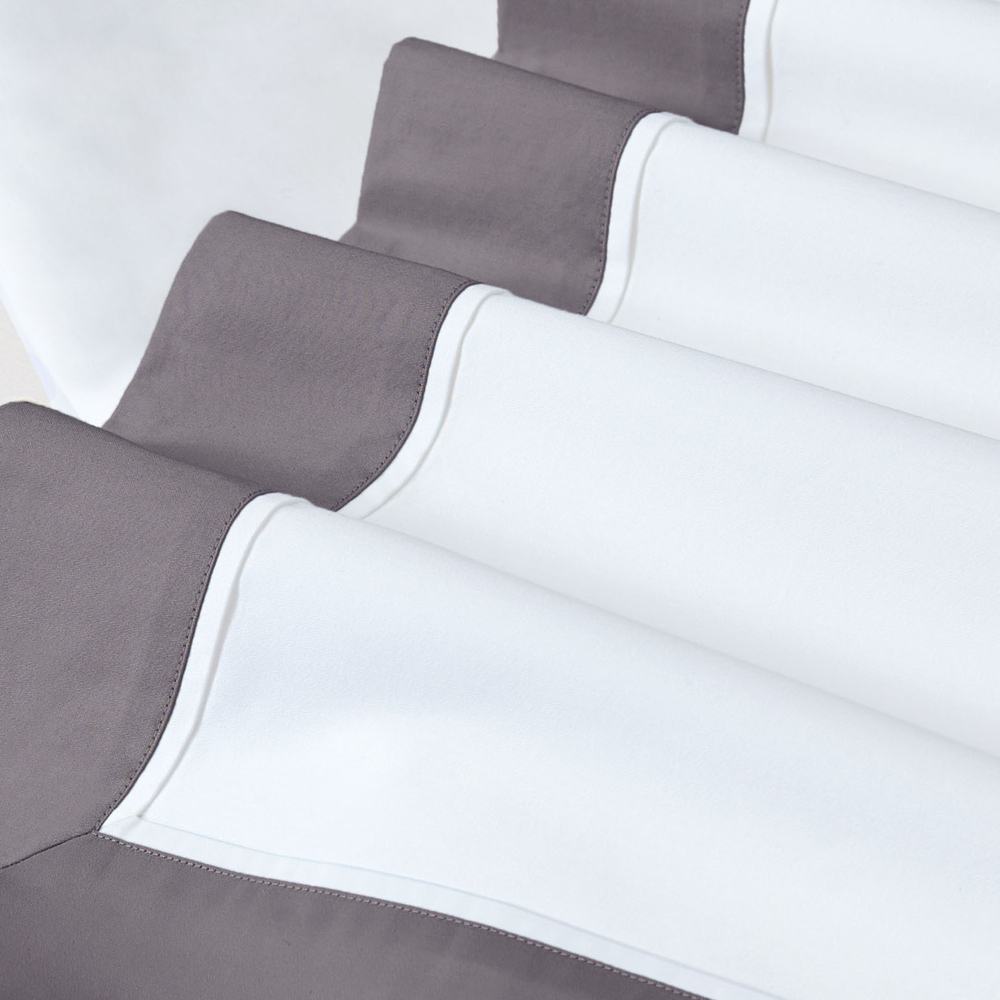 Постельное белье 2 спальное евро макси Сlaire&Caroll Frame белое с темно-серым