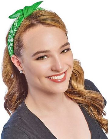 Бандана светло-зеленая пейсли огурцы