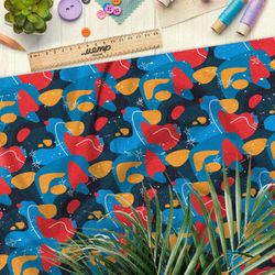 Ткань оксфорд 210 контрастные узоры на чёрном фоне