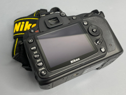 Nikon D90, зеркало не фиксируется