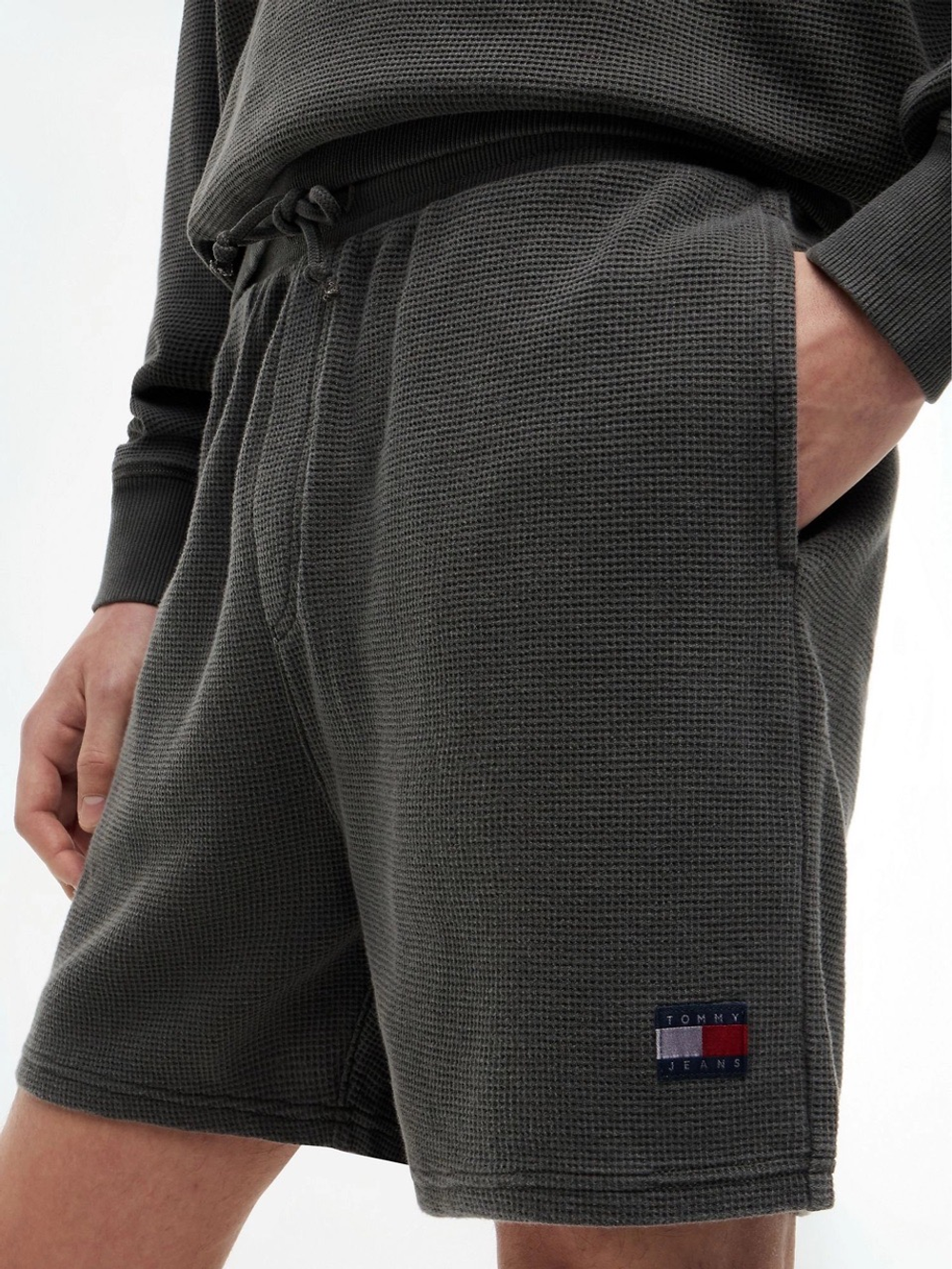 Шорты Tommy Jeans Waffled Beach Garment Dyed Black