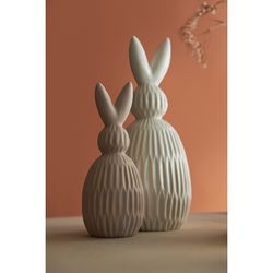 Декор из фарфора белого цвета Trendy Bunny из коллекции Easter Essential, 12,5х12,5x30,5 см