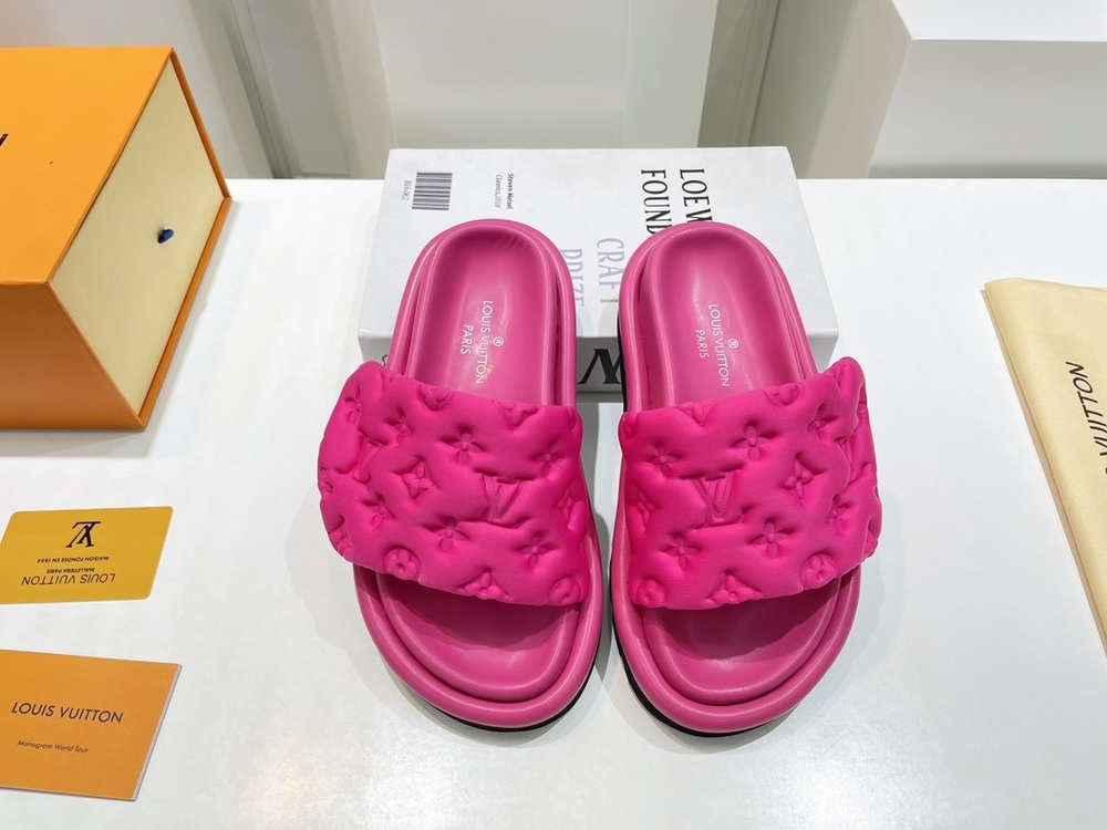Louis Vuitton Pool Pillow Comfort Mule
